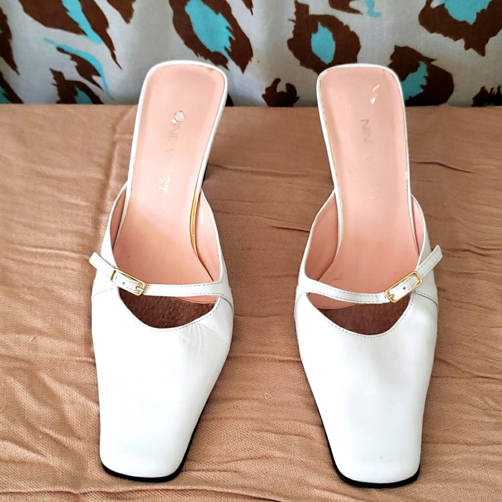 Liz Claiborne leather low heels